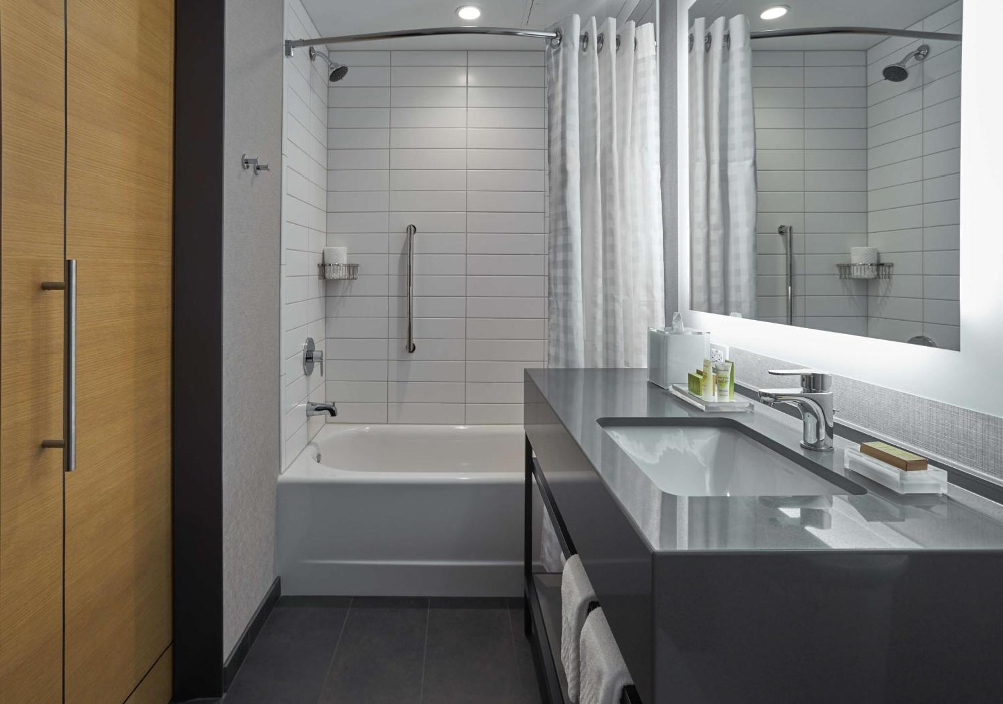Hilton Downtown 4* Des Moines